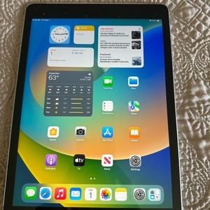 Apple iPad Air 9th Generation- Silver